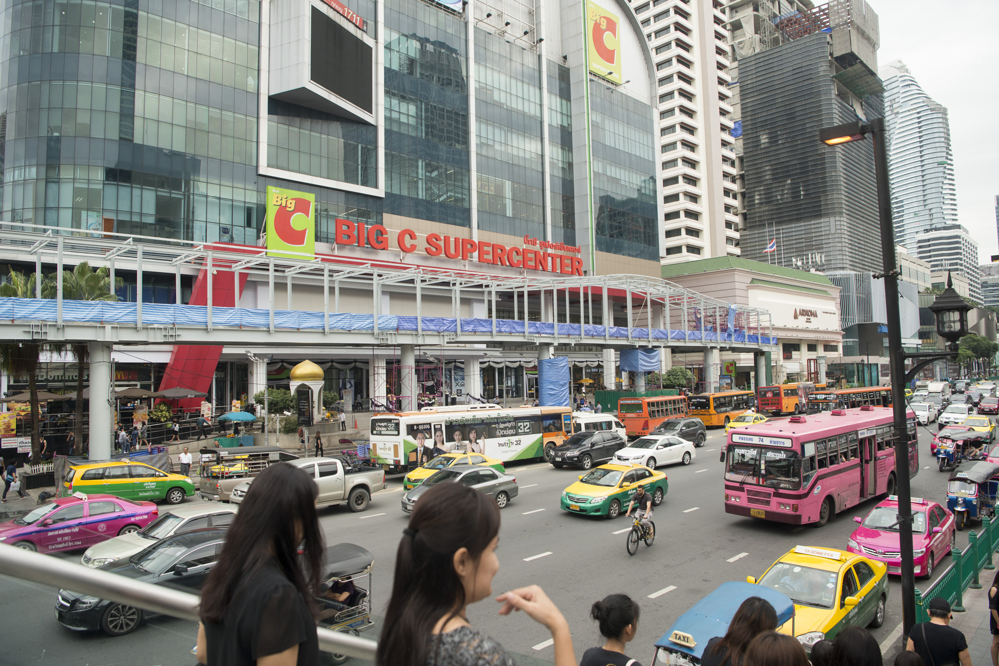 Nikon AF-S Nikkor 24-70mm F2.8E ED VR sample photo. Thailand bangkok pratunam city photography