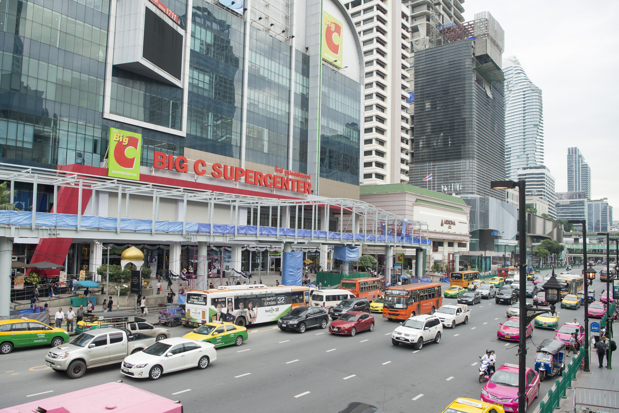 Nikon AF-S Nikkor 24-70mm F2.8E ED VR sample photo. Thailand bangkok pratunam city photography