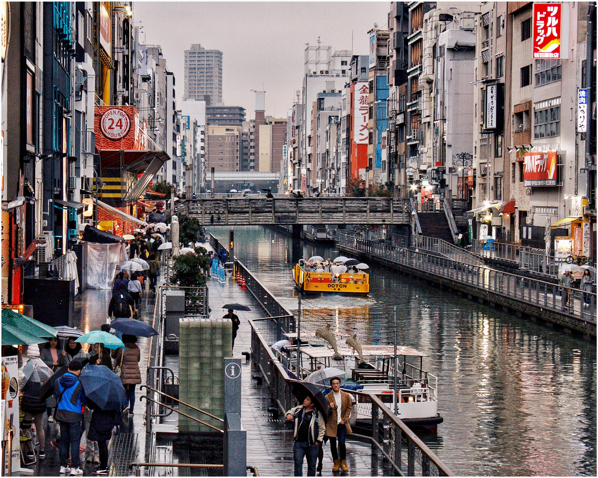 Canon EOS 500D (EOS Rebel T1i / EOS Kiss X3) sample photo. Dōtonbori, osaka photography