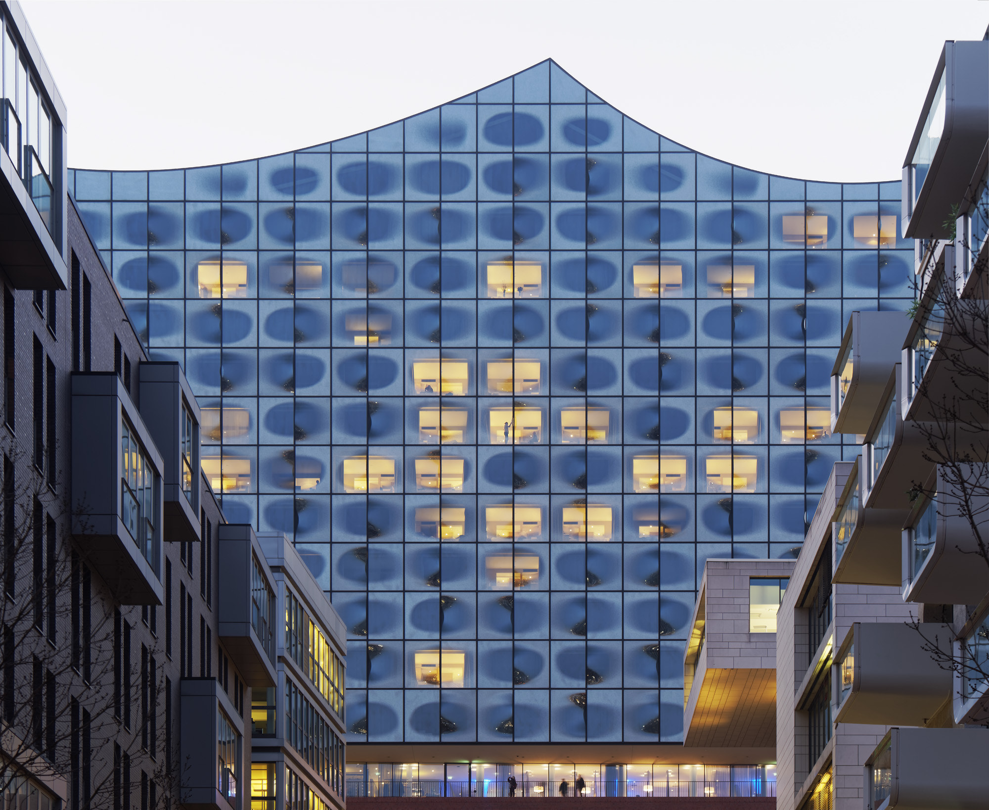 Olympus OM-D E-M5 II sample photo. Elbphilharmonie hamburg photography