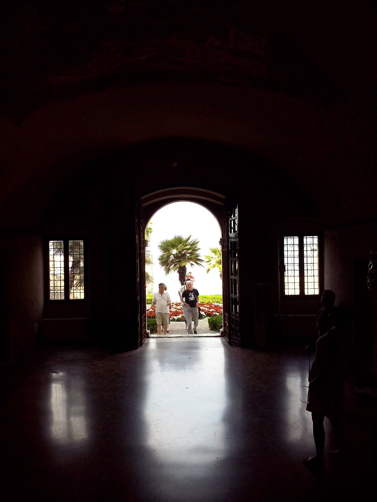 LG OPTIMUS L5 II sample photo. Building above garda lake photography