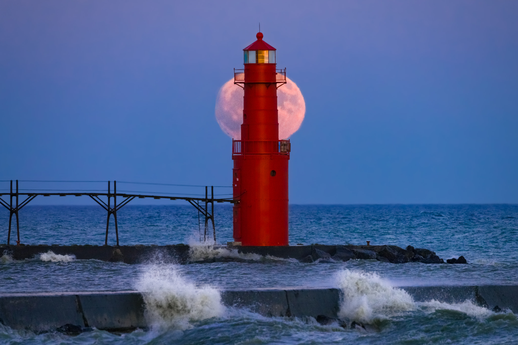 150-600mm F5-6.3 DG OS HSM | Contemporary 015 sample photo. Algoma supermoon photography
