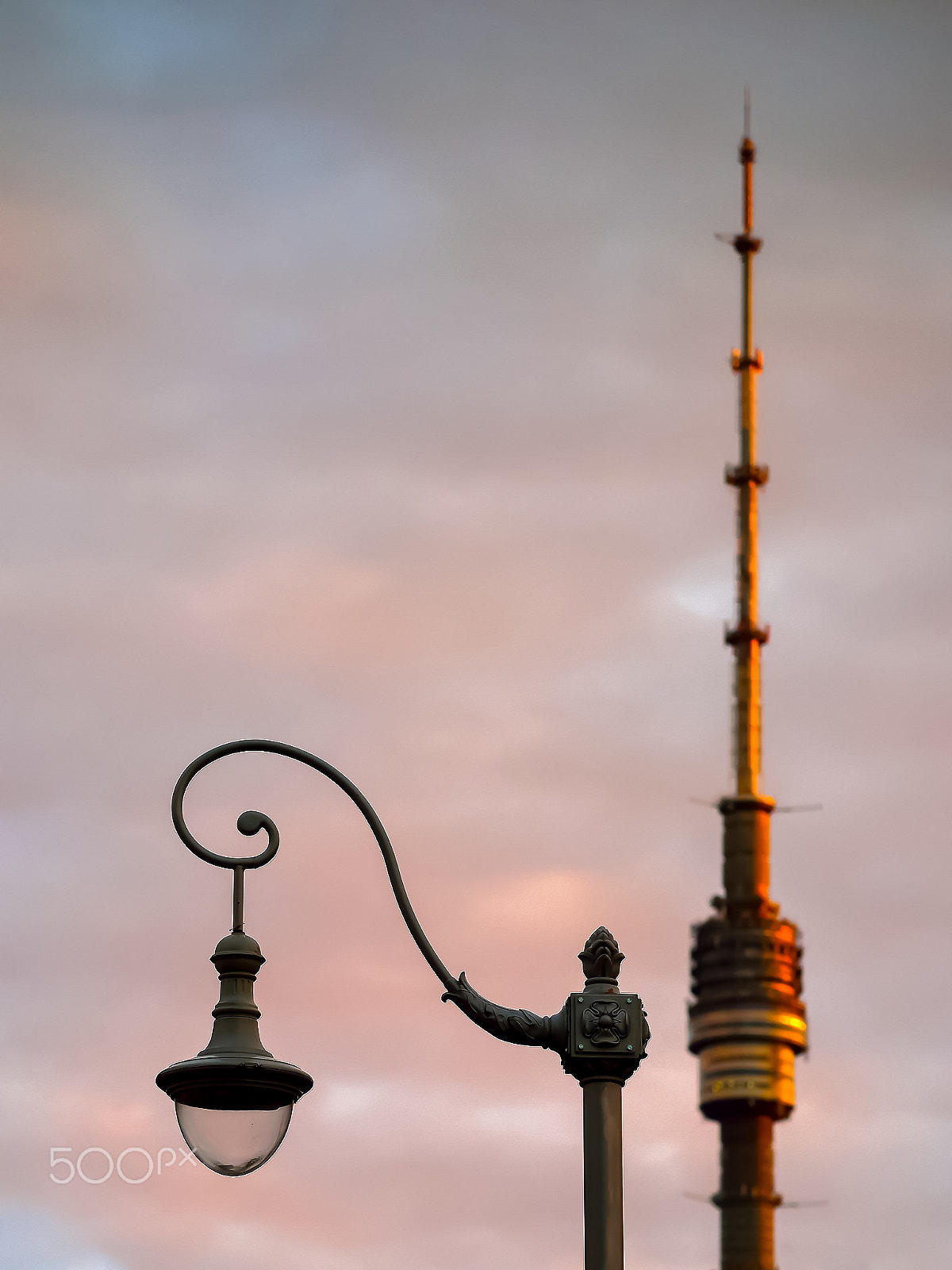 Nikon AF-S Nikkor 70-200mm F4G ED VR sample photo. Last light on moscow tv-tower photography
