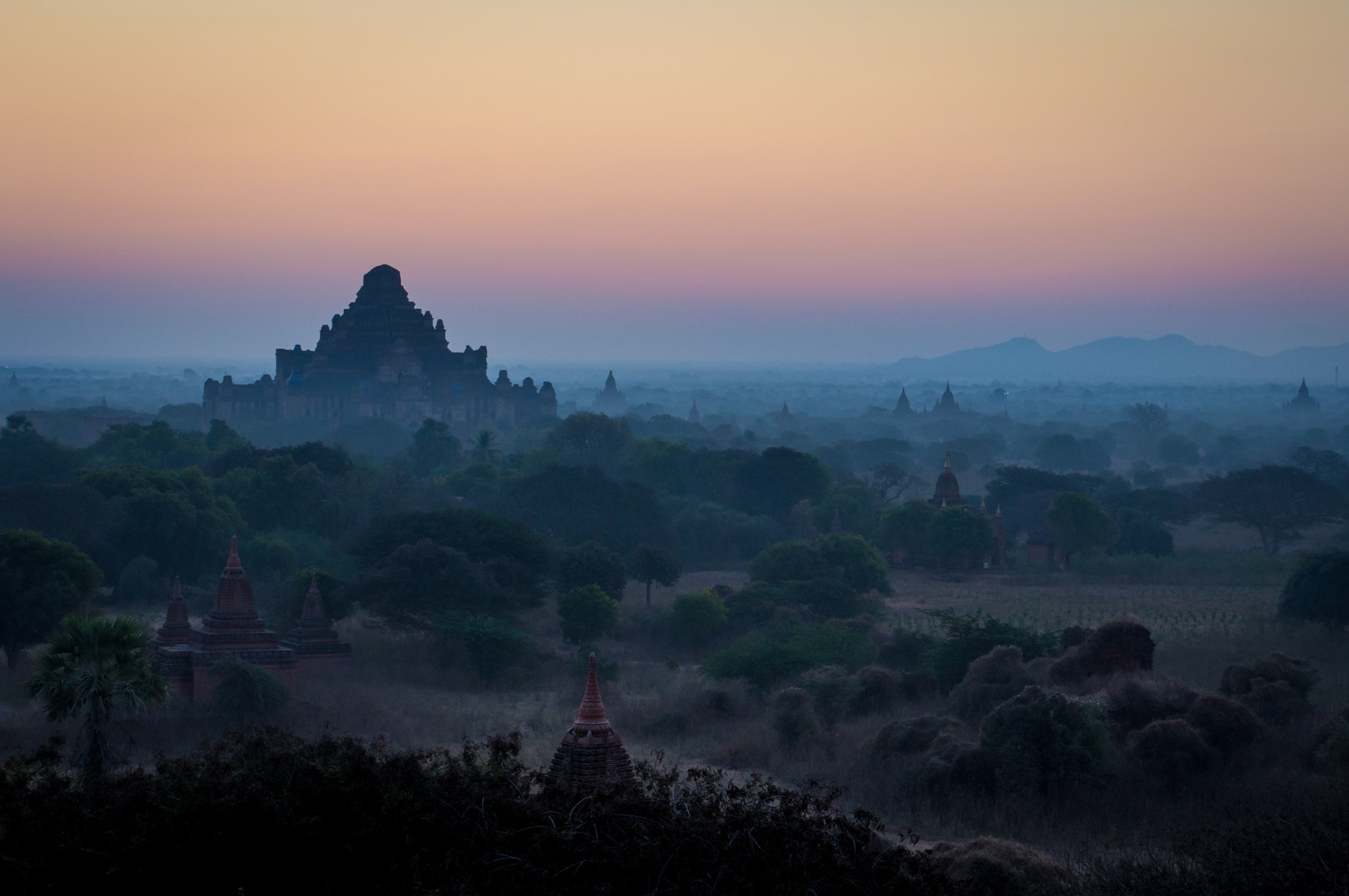 Sony Alpha NEX-5R sample photo. Misty morning photography