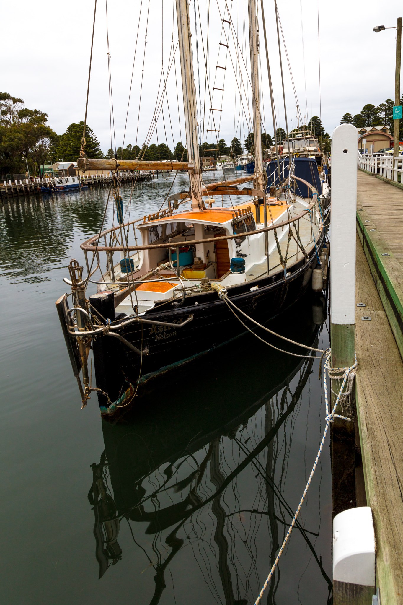 Canon EOS 5DS + Canon EF 24-105mm F4L IS USM sample photo. Boat at port fairy photography