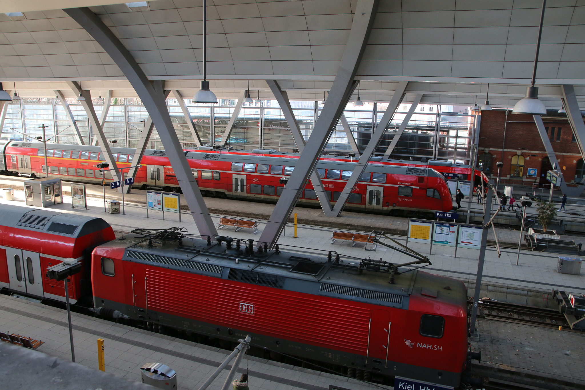 Sigma 17-70mm F2.8-4 DC Macro OS HSM sample photo. Bahnhof photography