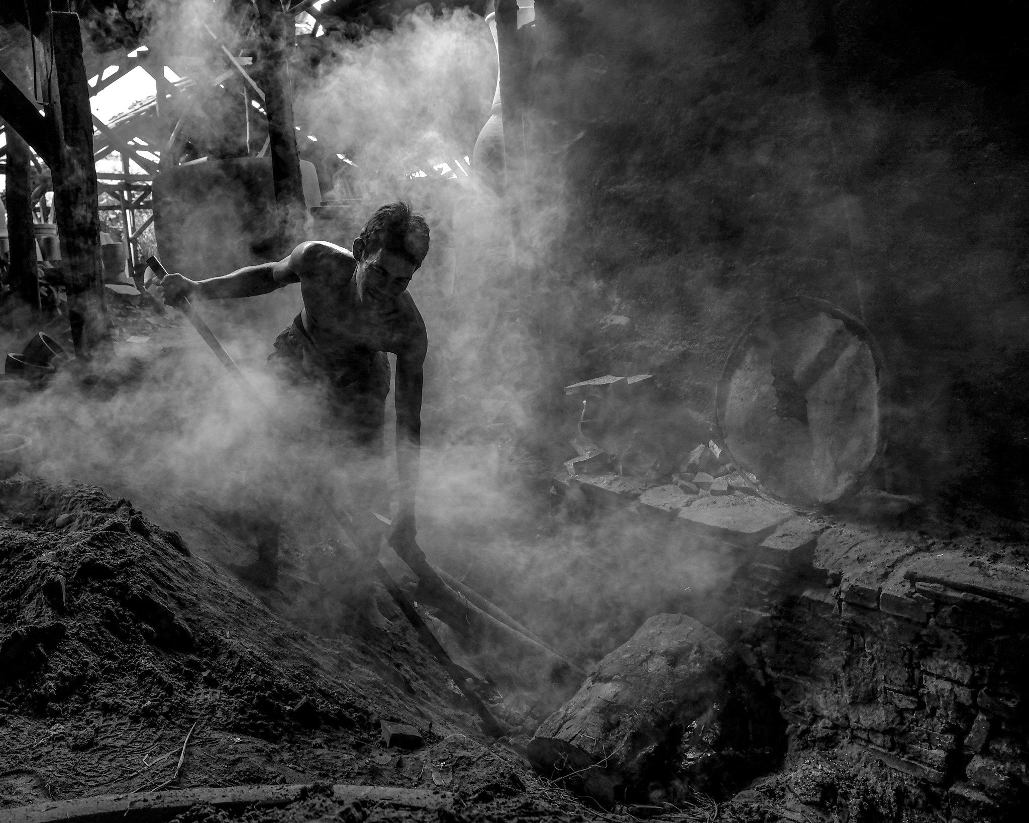 Fujifilm X-Pro2 + Fujifilm XF 16mm F1.4 R WR sample photo. Working with smoke photography