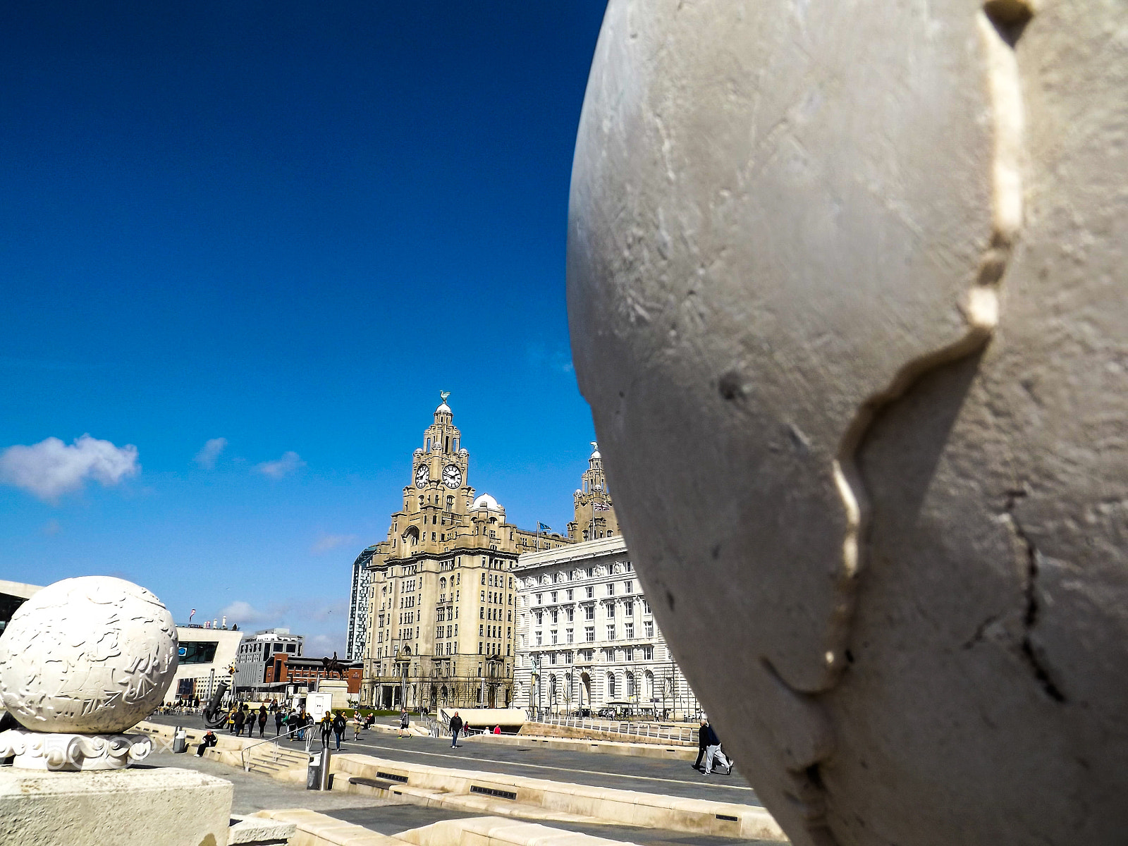 Fujifilm FinePix S3380 sample photo. Liver building photography