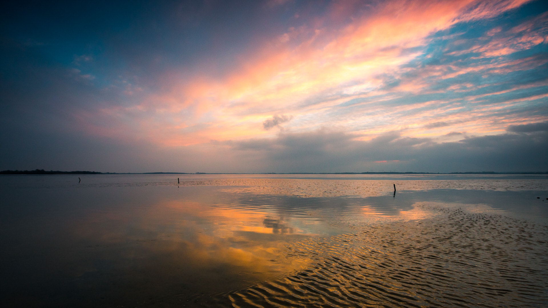 Canon EF 16-35mm F4L IS USM sample photo. Last light over the lake photography