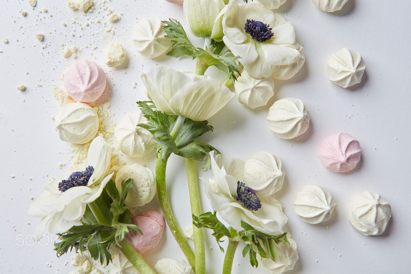 Canon EOS 5DS R + Canon EF 24-70mm F2.8L USM sample photo. Flowers and meringue photography