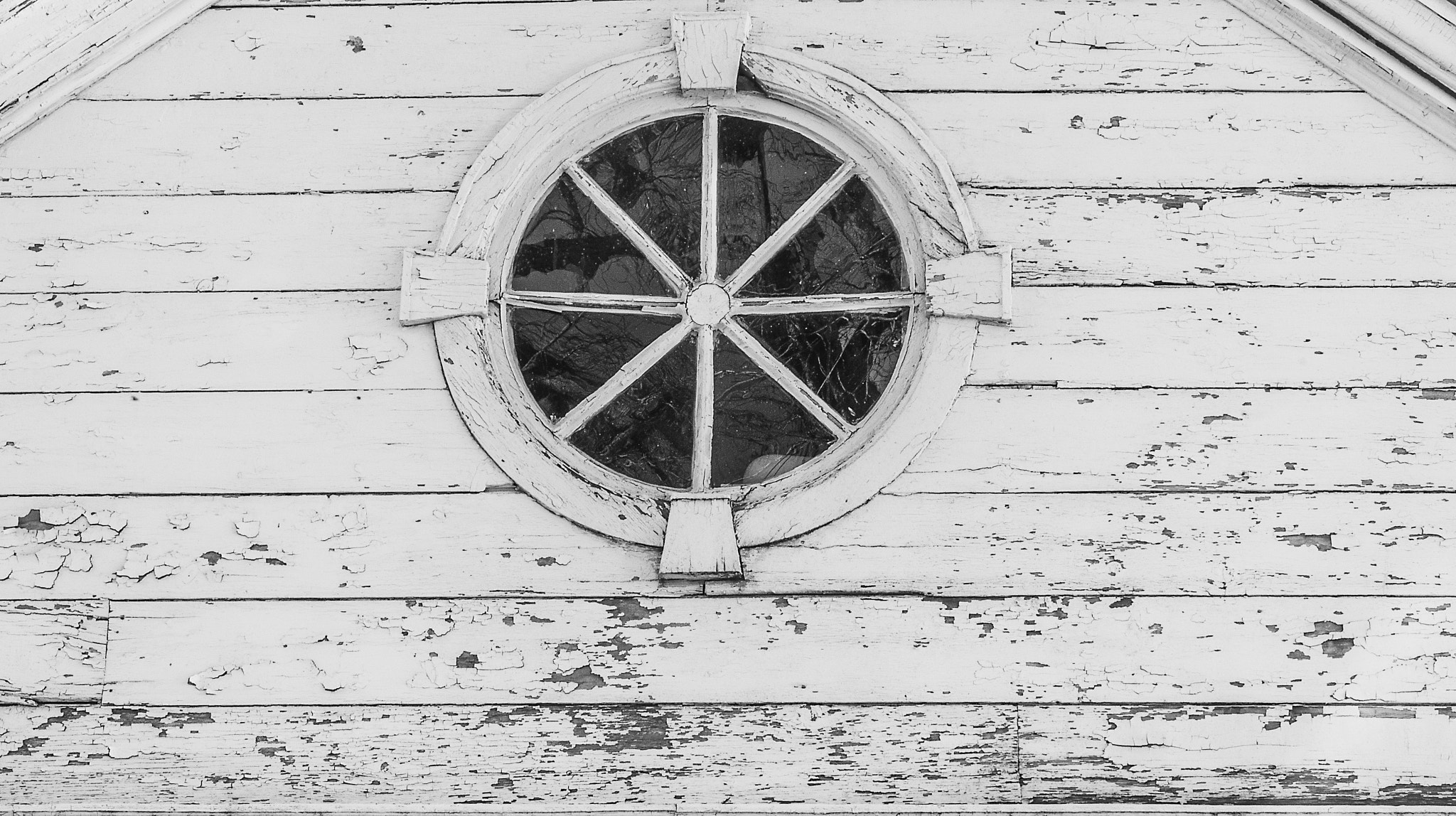 Nikon D500 sample photo. Barn window photography