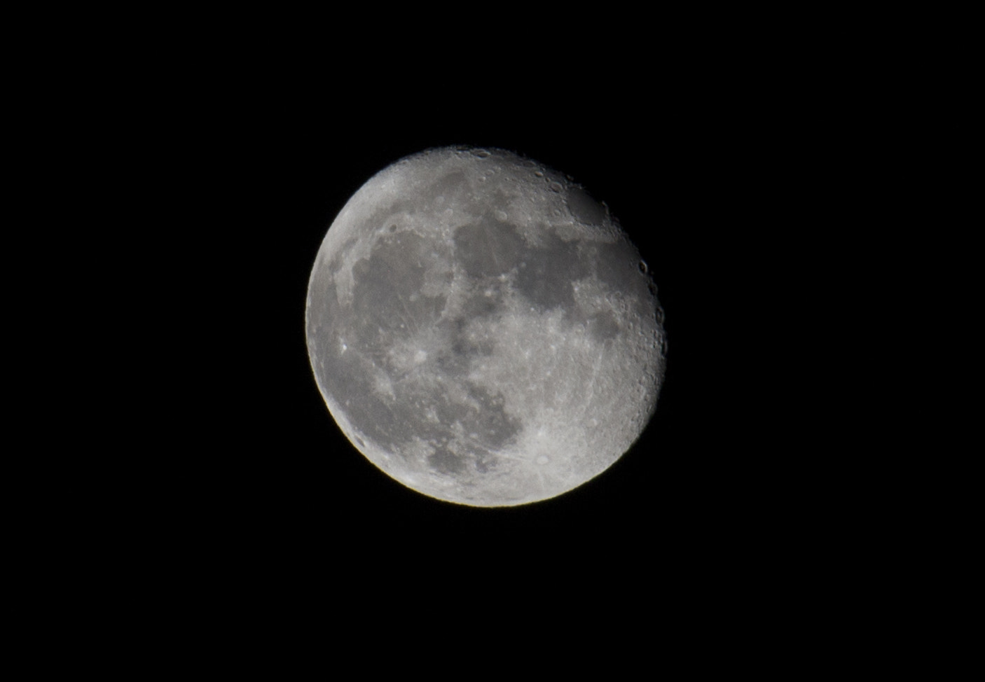 Canon EF-S 55-250mm F4-5.6 IS STM sample photo. The moon photography