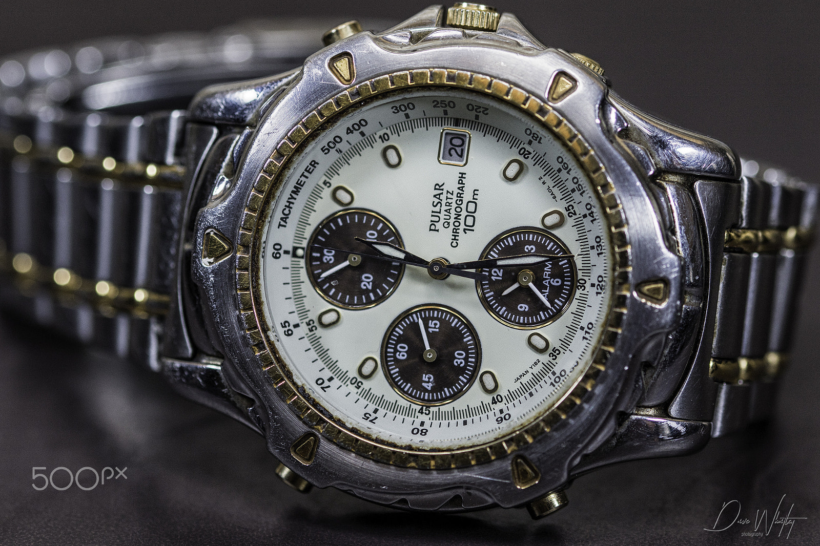 Sigma 105mm F2.8 EX DG OS HSM sample photo. Watch photography