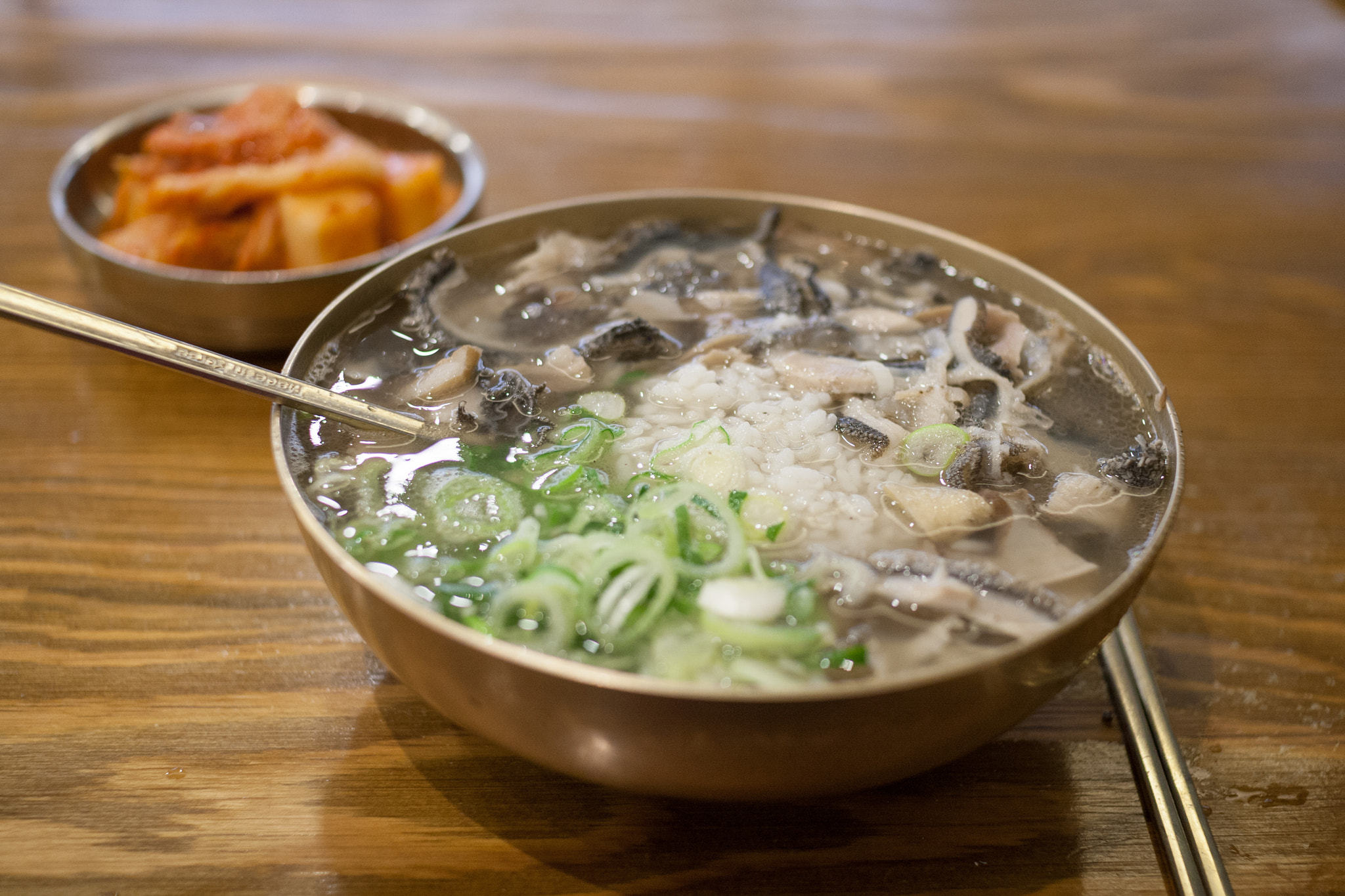 Canon EOS 400D (EOS Digital Rebel XTi / EOS Kiss Digital X) sample photo. Korean beef rice soup. photography