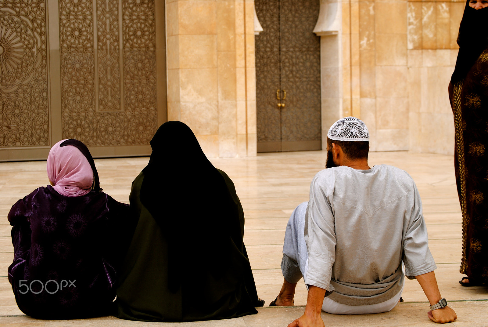 Nikon D3000 sample photo. Hanging out by the mosque photography