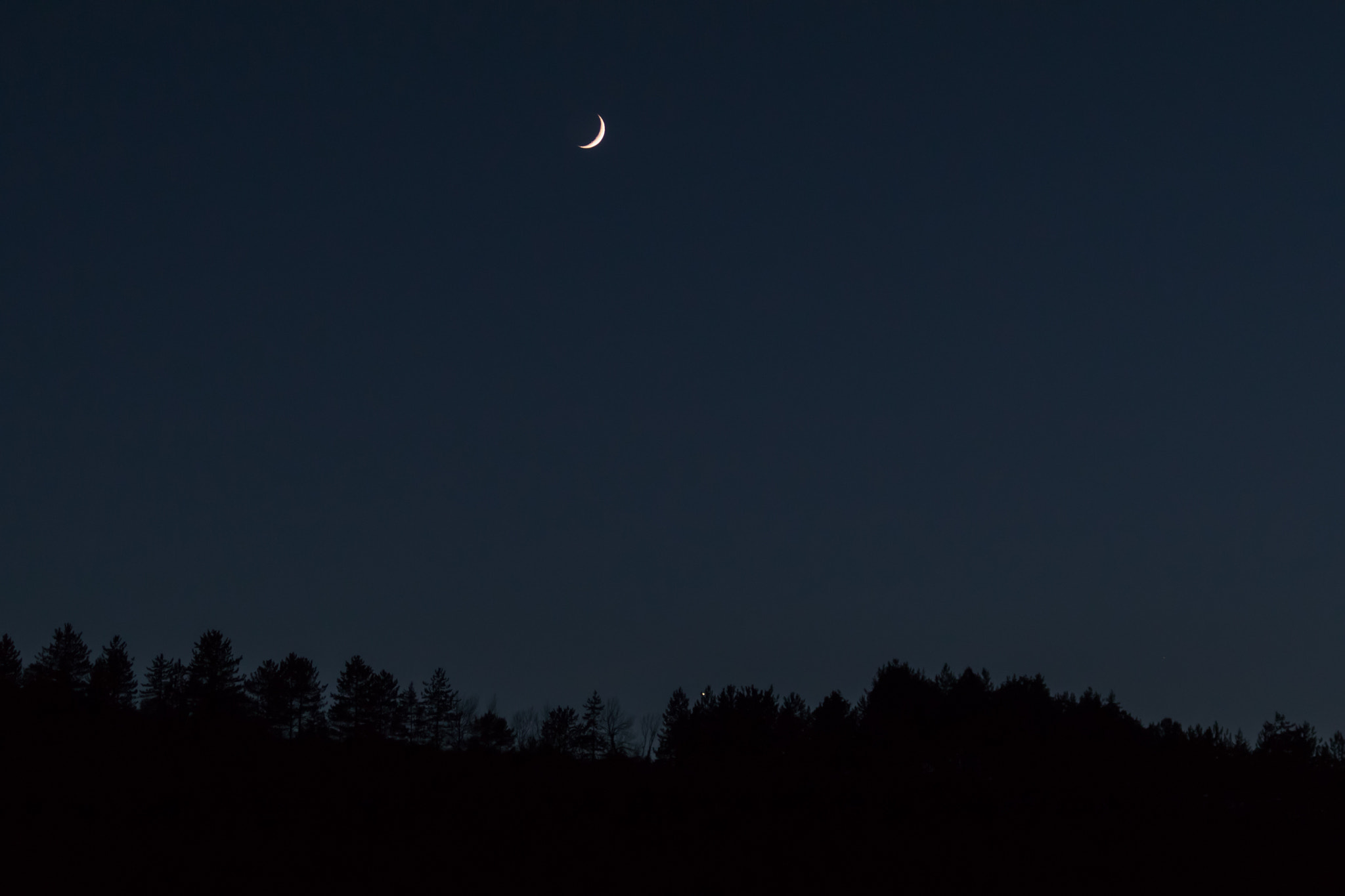 Canon EF 70-300mm F4-5.6 IS USM sample photo. Moon and venus photography