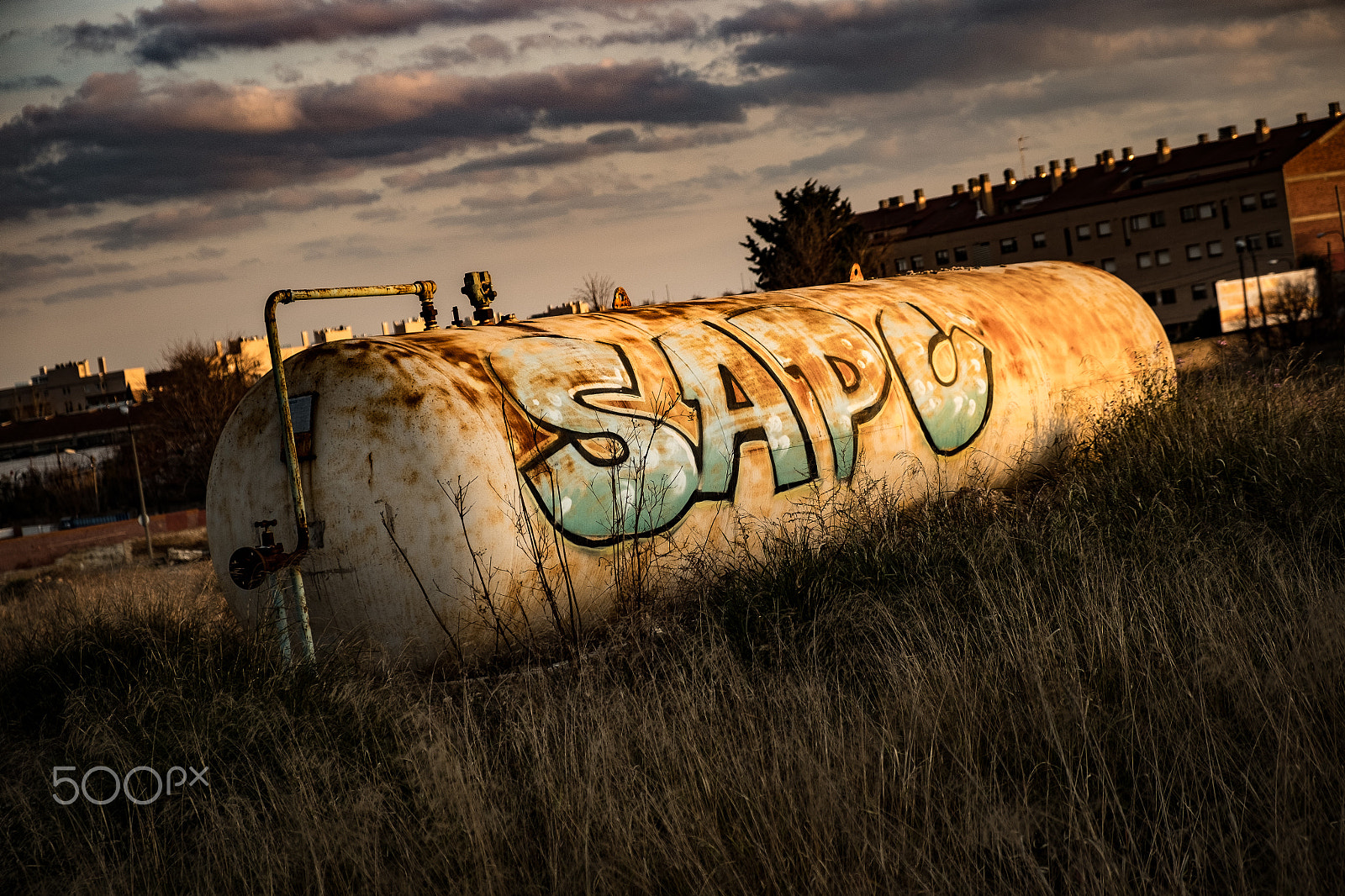 Fujifilm X-E2S + Fujifilm XF 18-55mm F2.8-4 R LM OIS sample photo. Gas tank photography