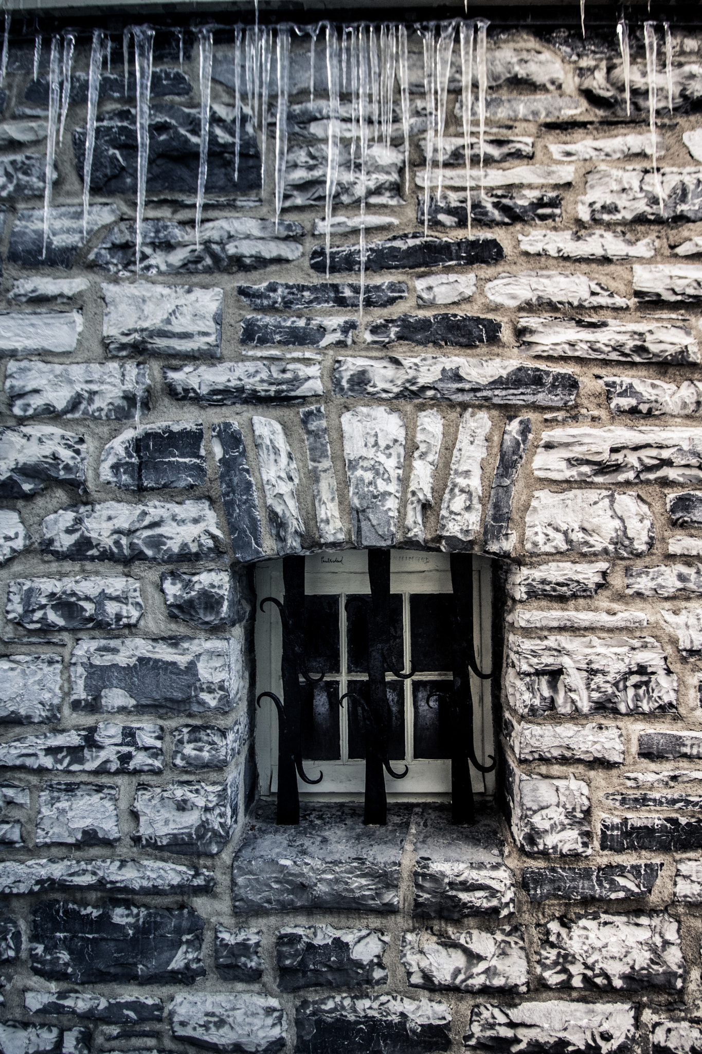 Canon EOS 760D (EOS Rebel T6s / EOS 8000D) sample photo. Old wall photography