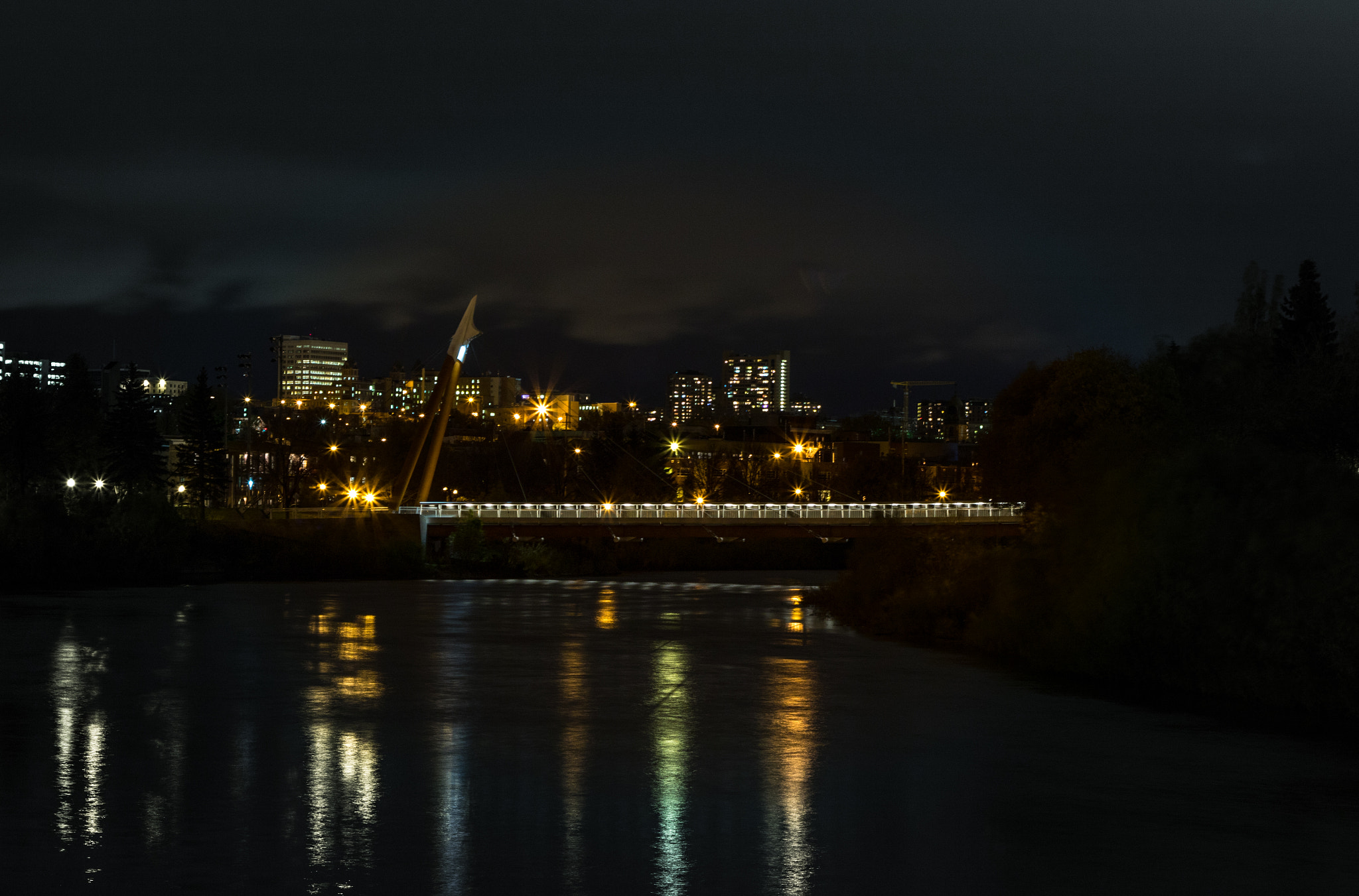 Canon EOS 760D (EOS Rebel T6s / EOS 8000D) + Canon EF 50mm F1.8 II sample photo. Town bridge photography