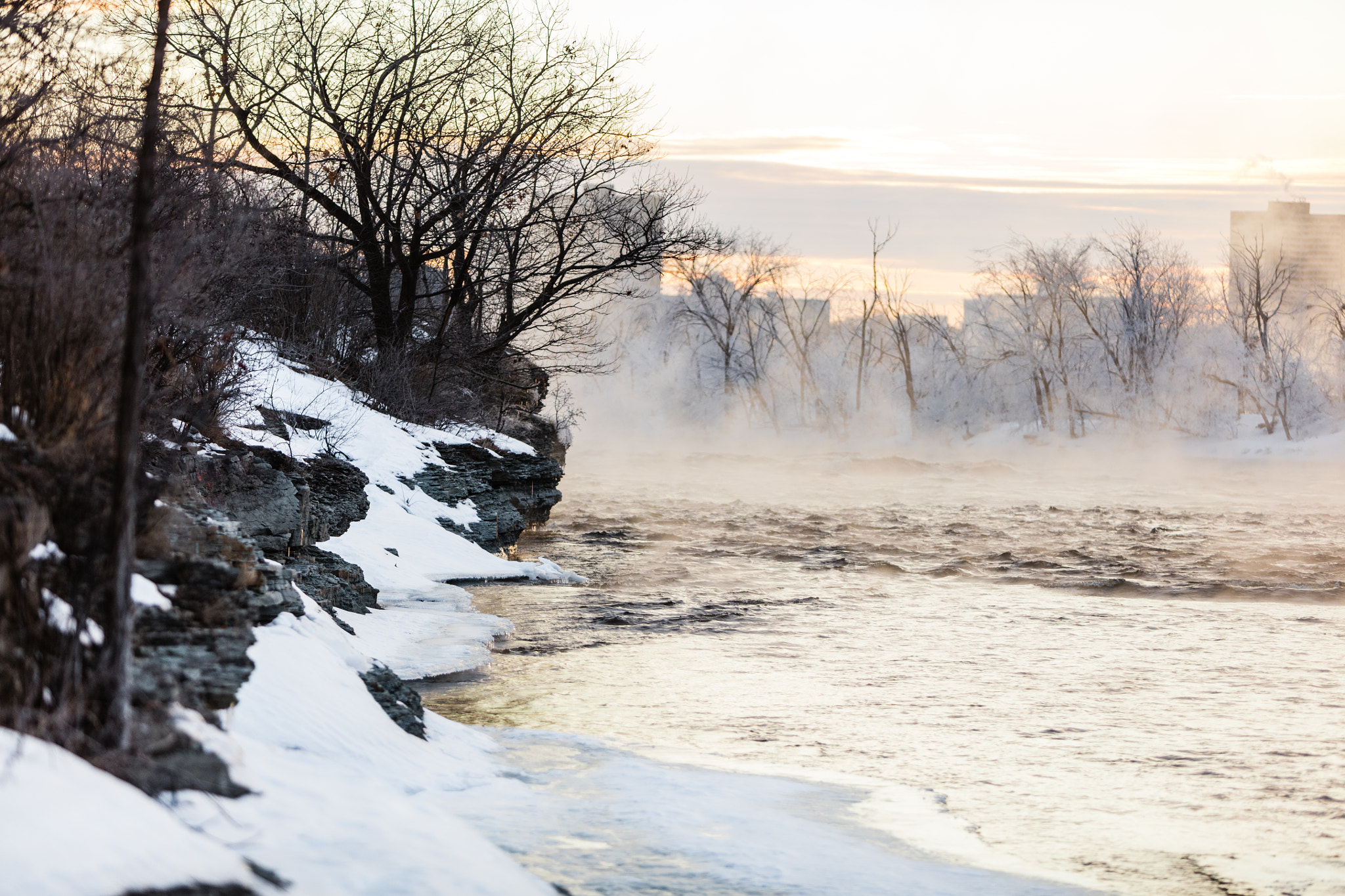 Canon EOS 5DS R sample photo. Smoke on the water photography