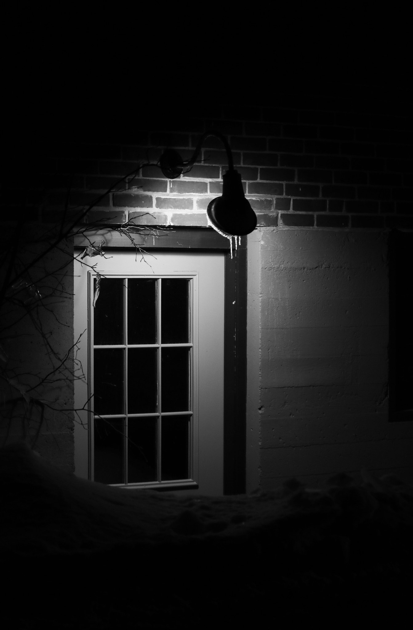 Canon EF 70-300mm F4-5.6 IS USM sample photo. The mysterious door photography