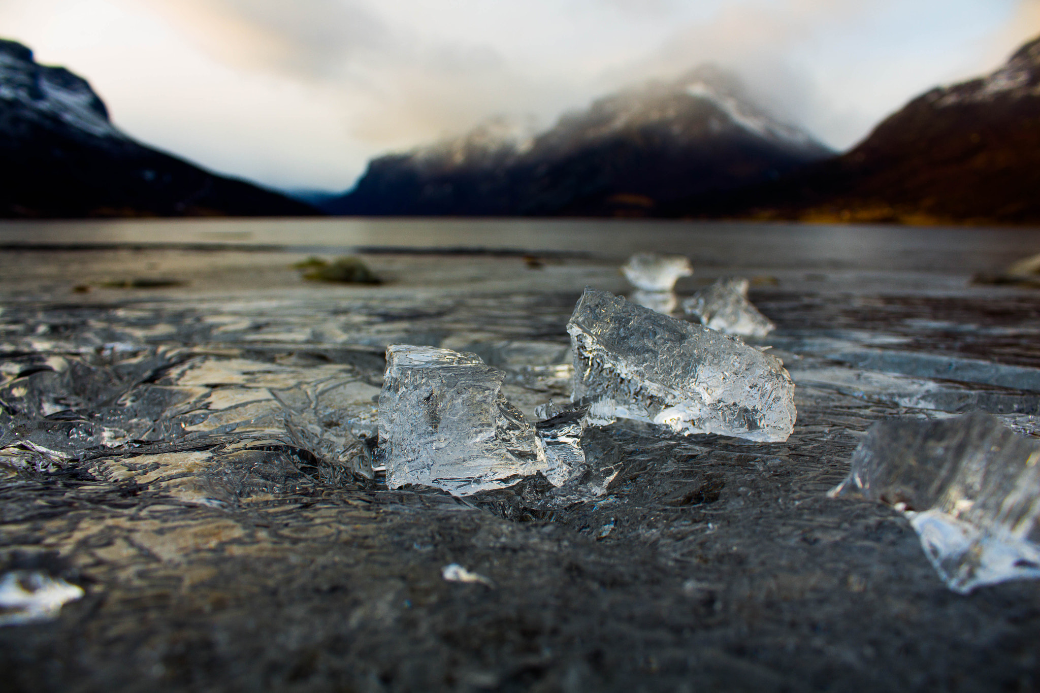 Canon EF-S 18-55mm F3.5-5.6 IS sample photo. Icy lake photography