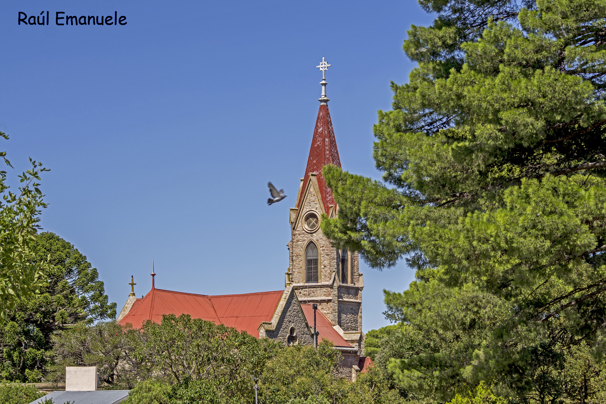 Sigma 70-300mm F4-5.6 APO DG Macro sample photo. Iglesia photography