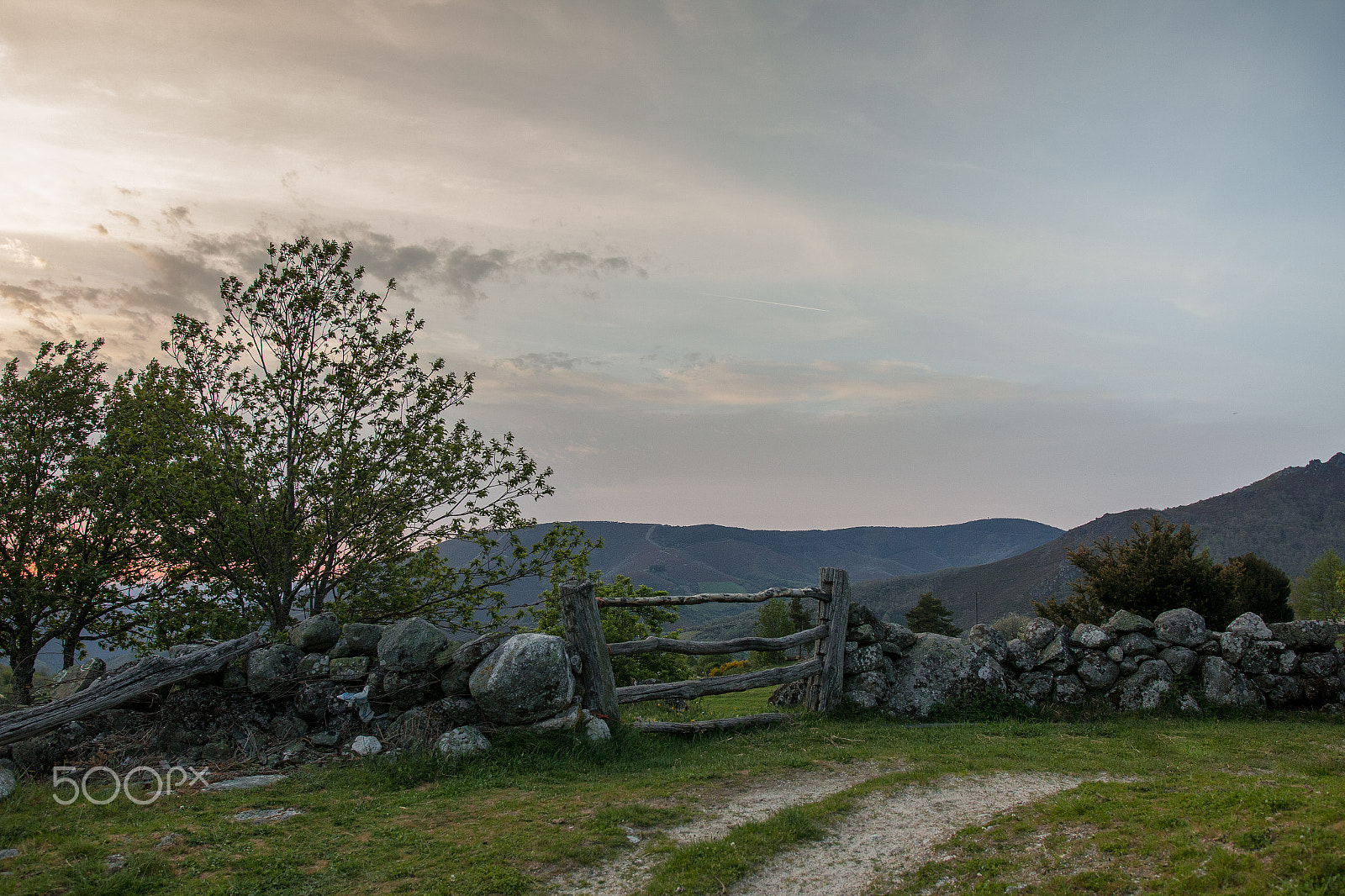 Sigma 18-35mm f/1.8 DC HSM sample photo. Closure photography