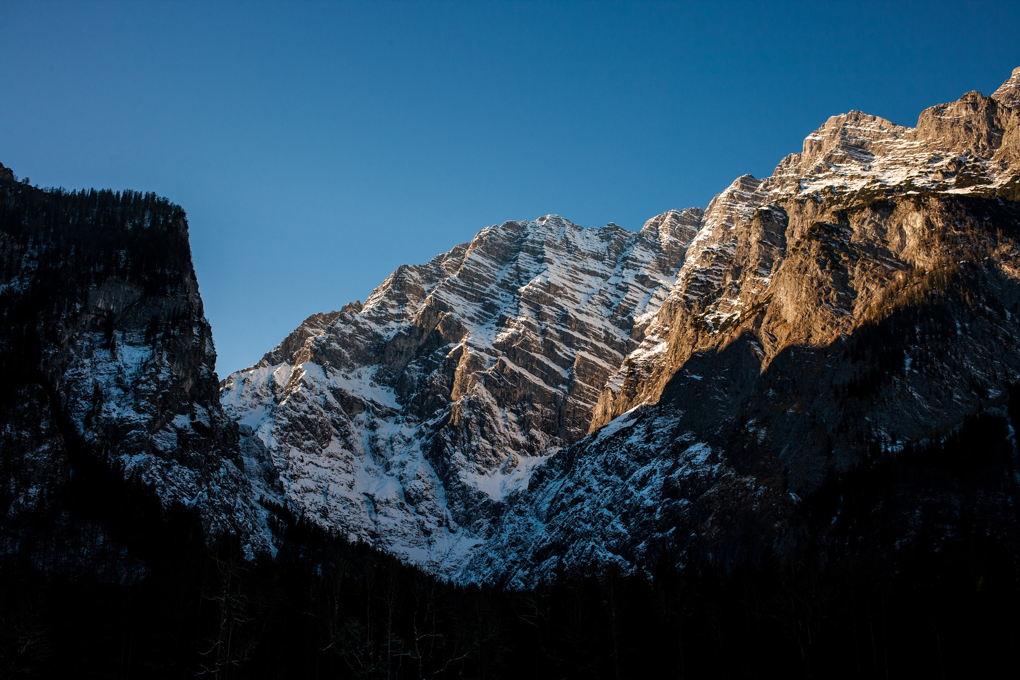 Canon EOS-1Ds Mark II sample photo. Mountain sunset photography