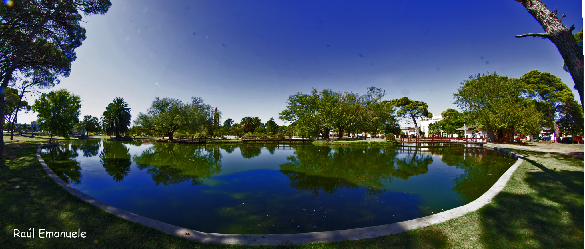 Nikon D3100 + Samyang 8mm F3.5 Aspherical IF MC Fisheye sample photo. Lago plaza panorámica photography