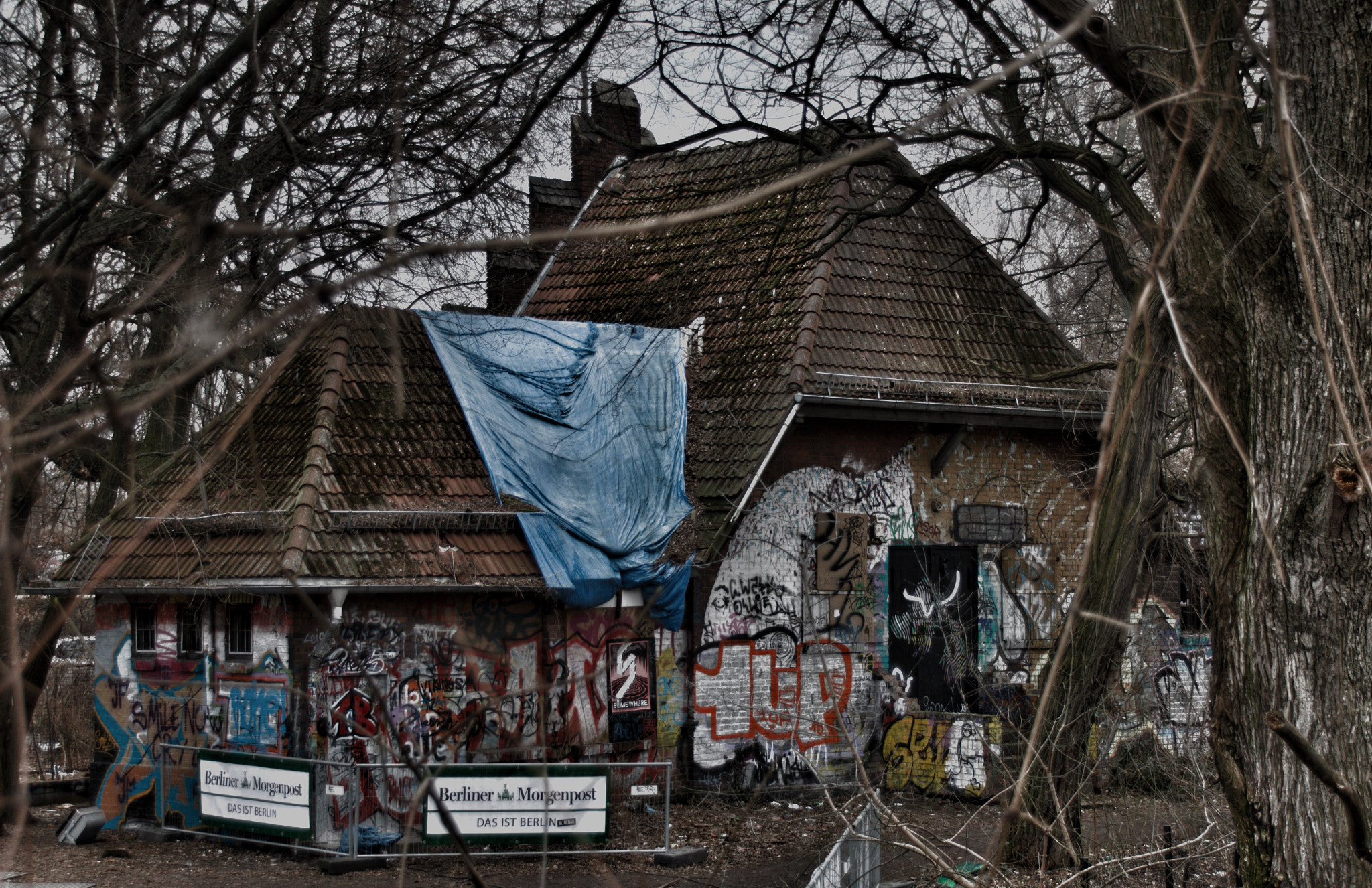Sigma 18-250mm F3.5-6.3 DC OS HSM sample photo. Rotten 'shack' - (lost place) found in berlin-treptow photography