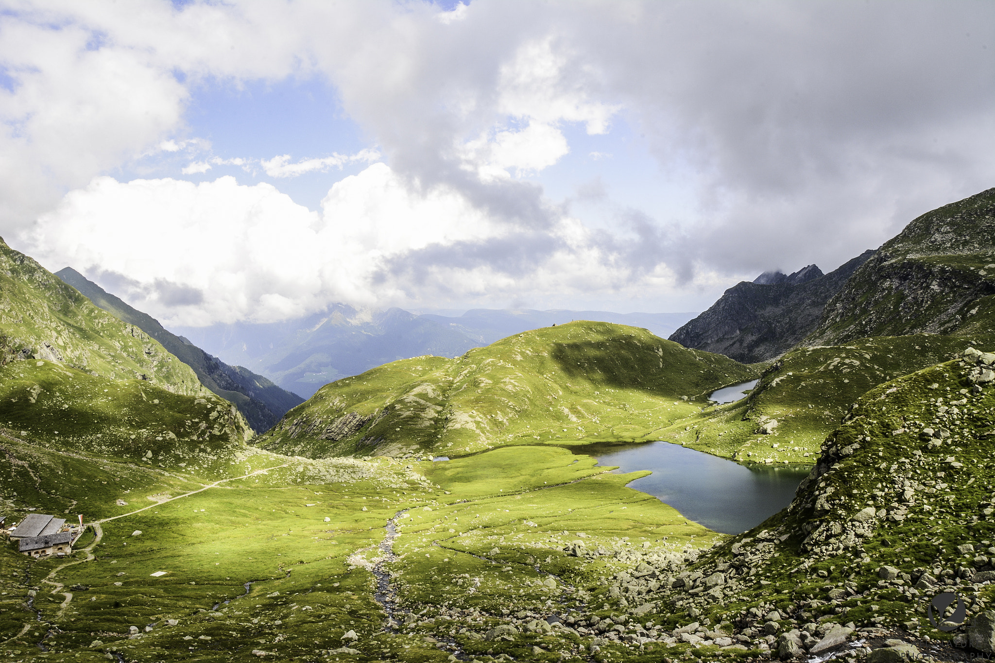 Sigma 18-250mm F3.5-6.3 DC Macro OS HSM sample photo. High up in the sky in italy photography