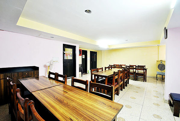 Nikon D3000 sample photo. Dining hall photography