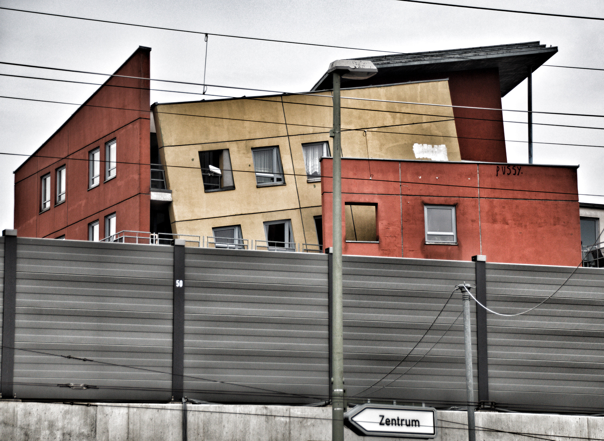 Sigma 18-250mm F3.5-6.3 DC OS HSM sample photo. Aslant house - discovered near ostkreuz station, berlin photography