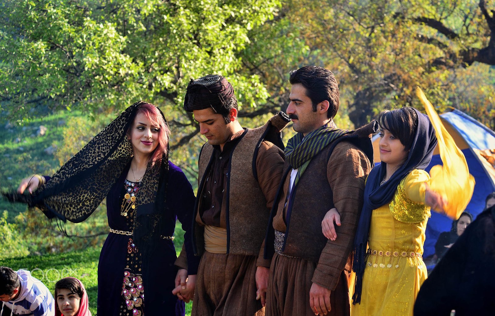 Nikon AF Nikkor 28mm F2.8D sample photo. Kurdish dance photography