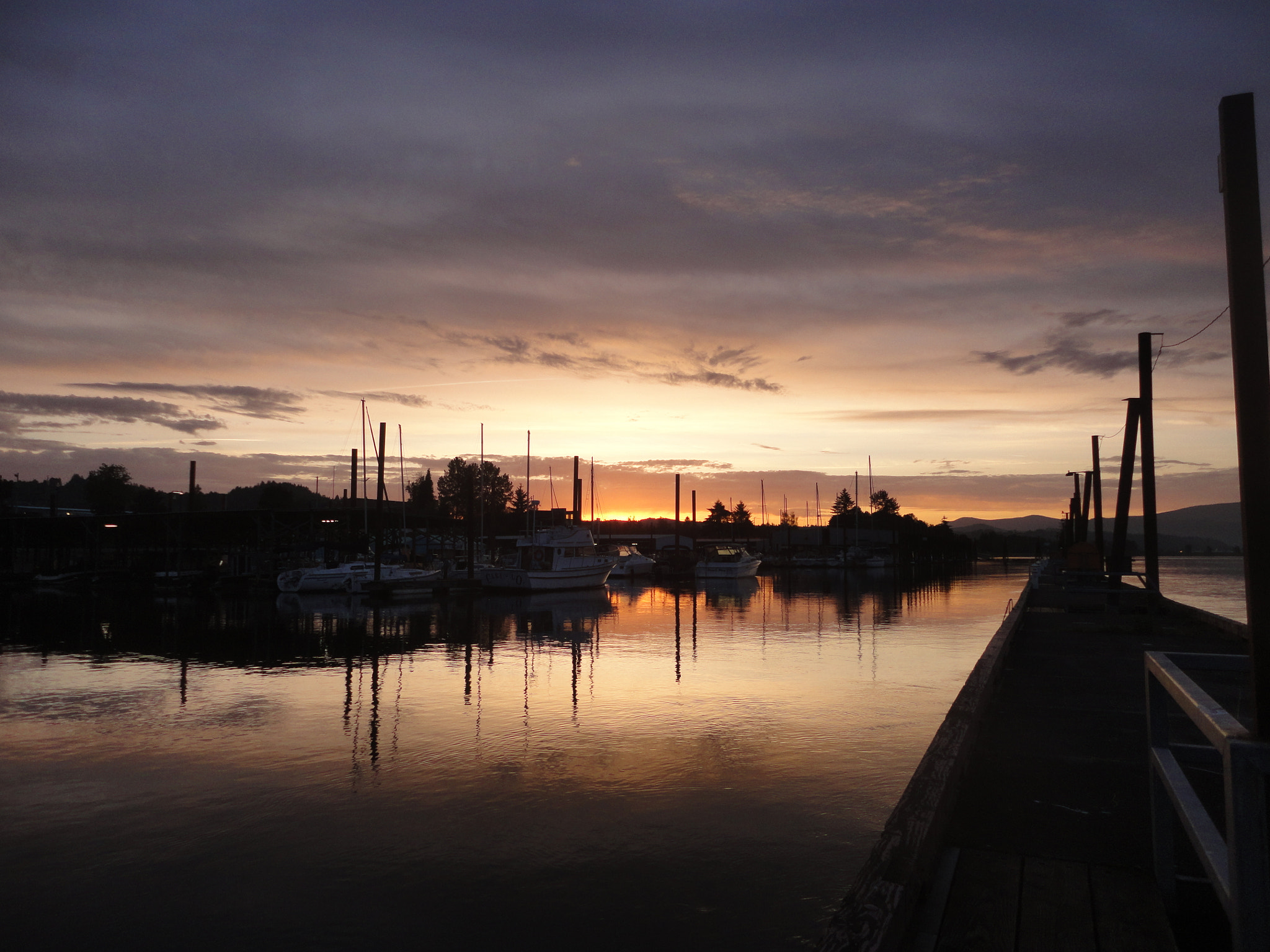 Sony Cyber-shot DSC-W560 sample photo. Sunrise at the port photography