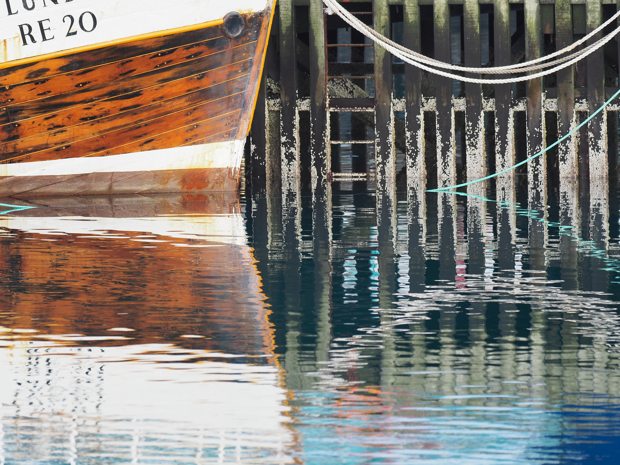 Olympus OM-D E-M5 II + OLYMPUS M.300mm F4.0 sample photo. Old boat photography