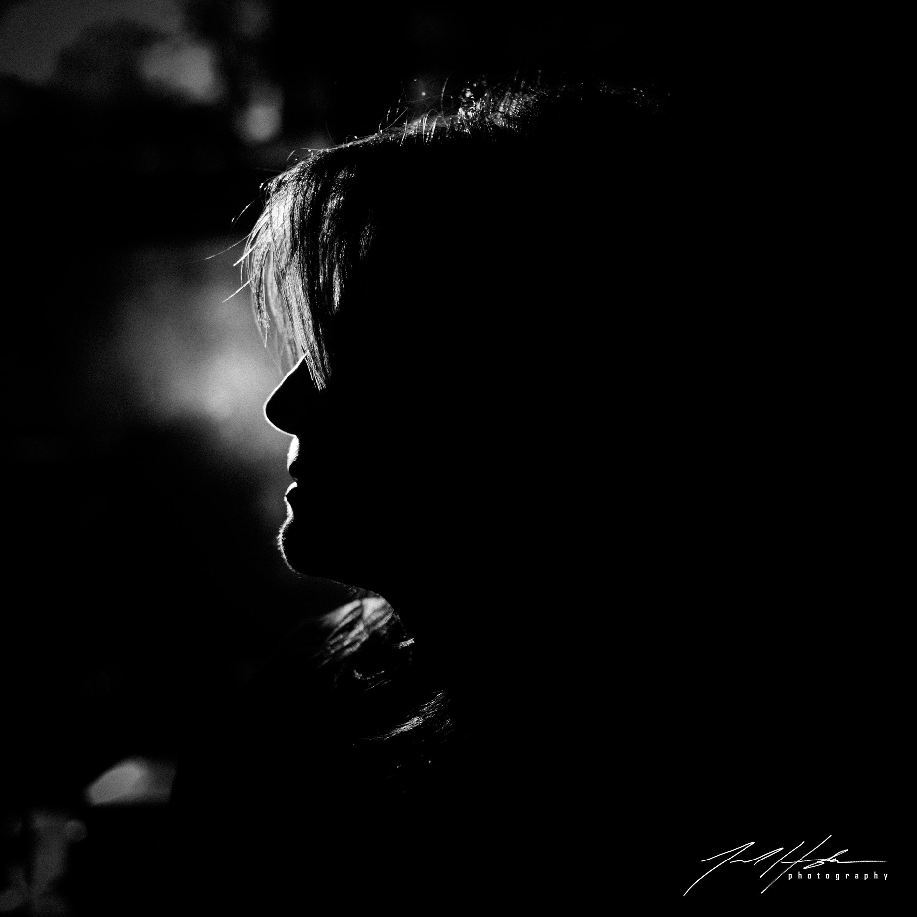 Canon EOS 5DS + Canon EF 50mm F1.8 II sample photo. The silhouette of a lady photography