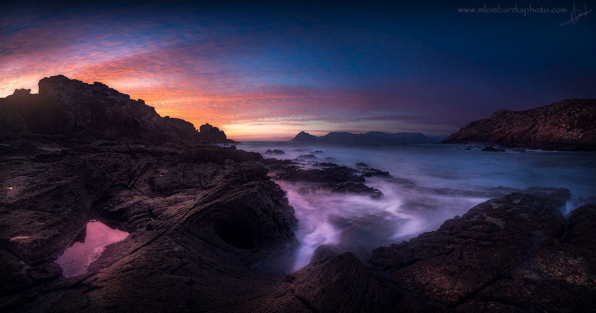 Sony a7R + Sony Vario-Sonnar T* 16-35mm F2.8 ZA SSM sample photo. Dusk on the cliffs photography