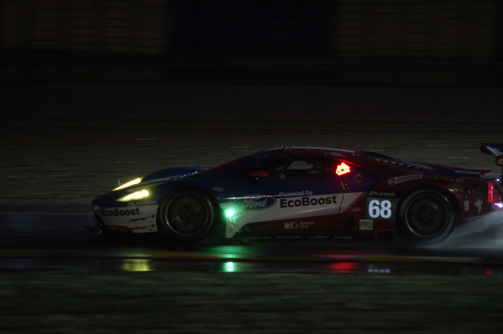 Tamron AF 70-300mm F4-5.6 LD Macro 1:2 sample photo. Light in the night photography