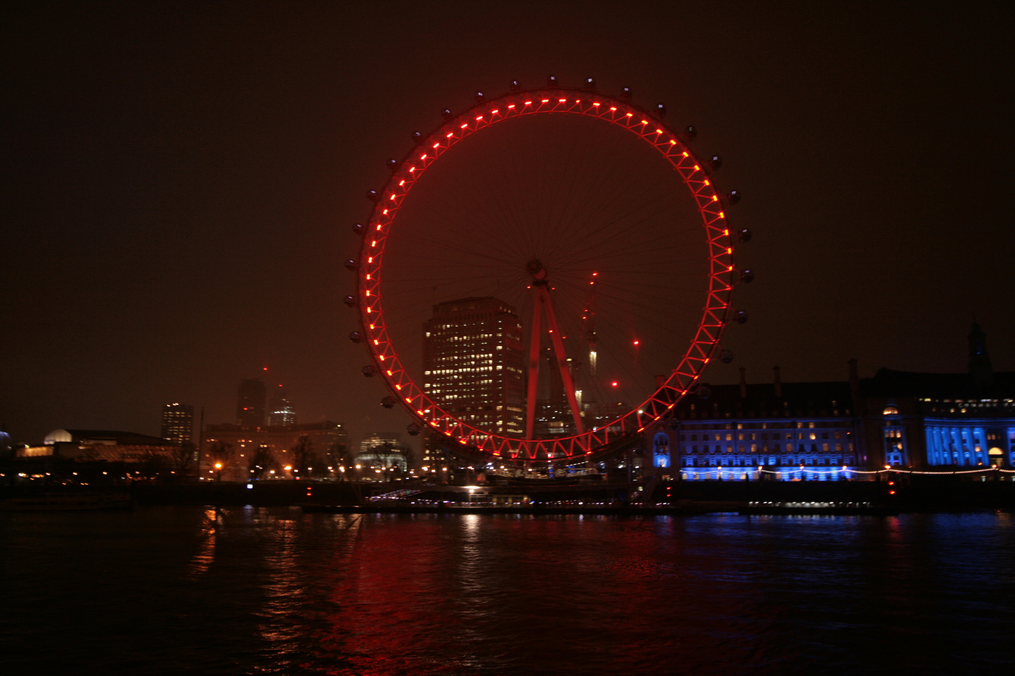 Canon EOS 400D (EOS Digital Rebel XTi / EOS Kiss Digital X) + Canon EF-S 10-18mm F4.5–5.6 IS STM sample photo. The london eye. photography