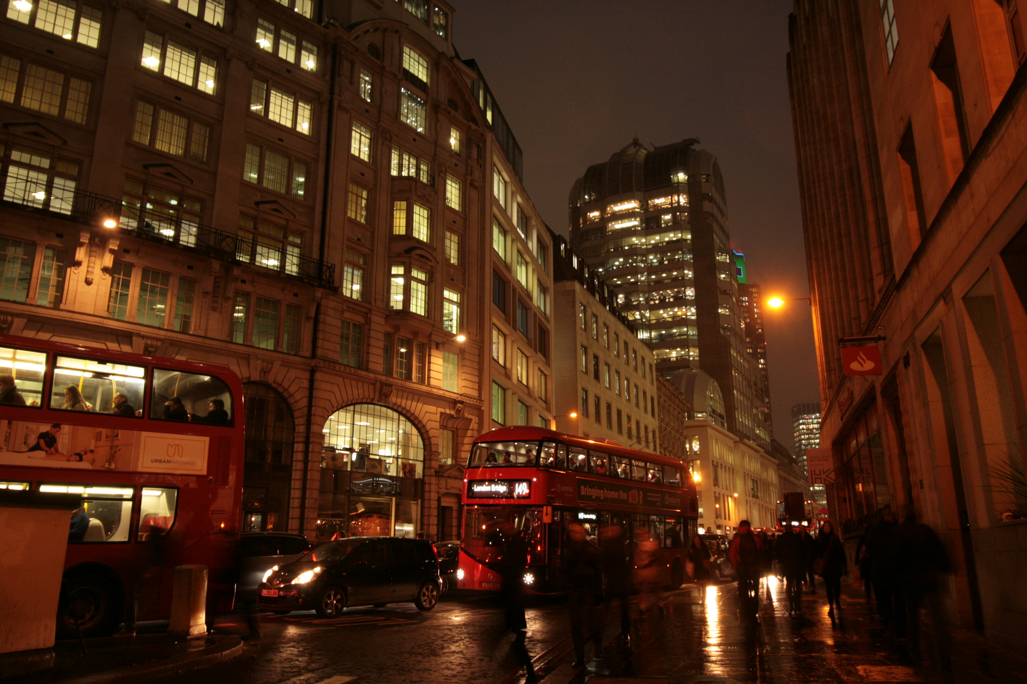 Canon EOS 400D (EOS Digital Rebel XTi / EOS Kiss Digital X) sample photo. London bus at night photography
