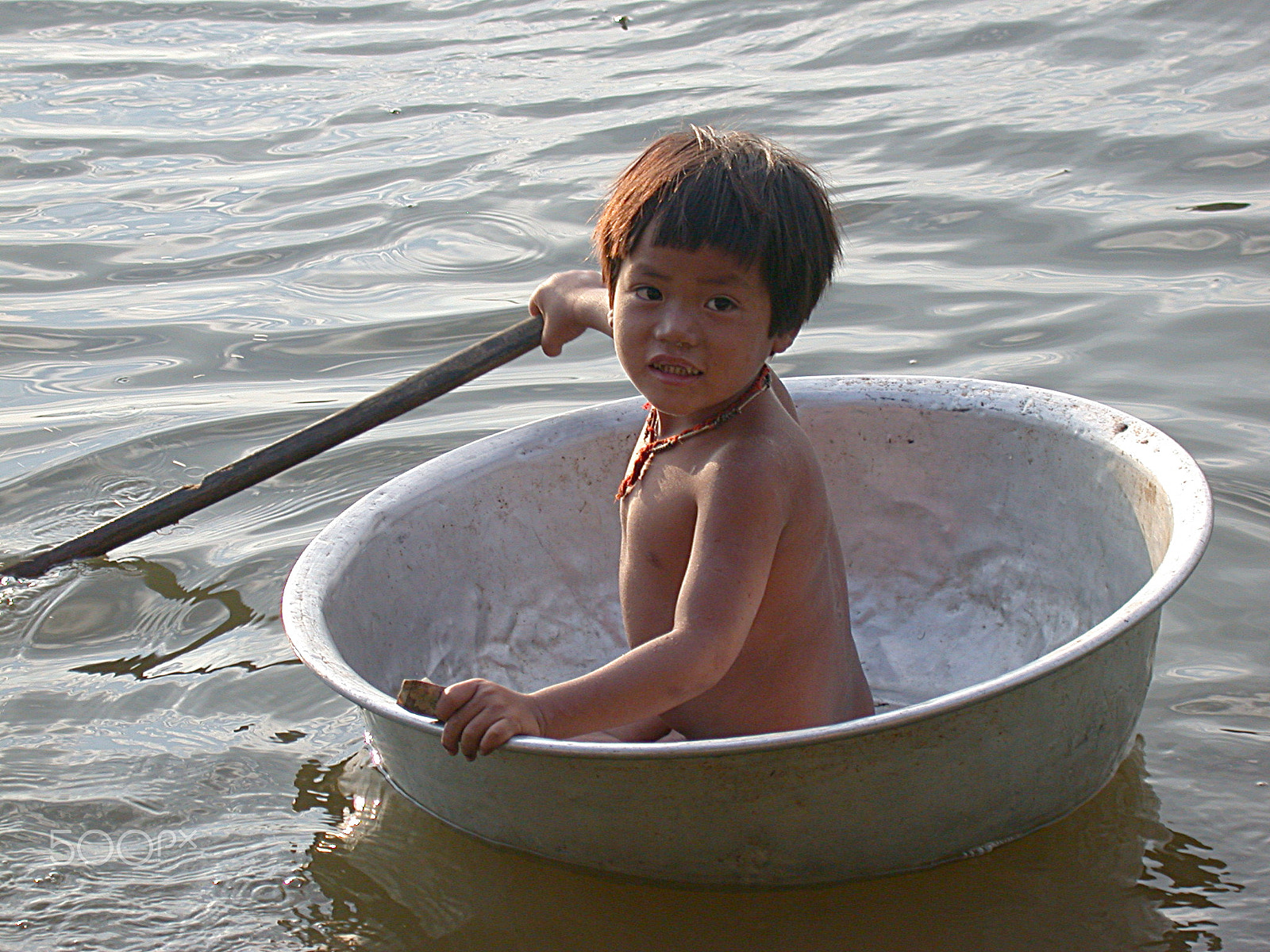 Nikon E995 sample photo. Cambodian child on lake tonle sap photography