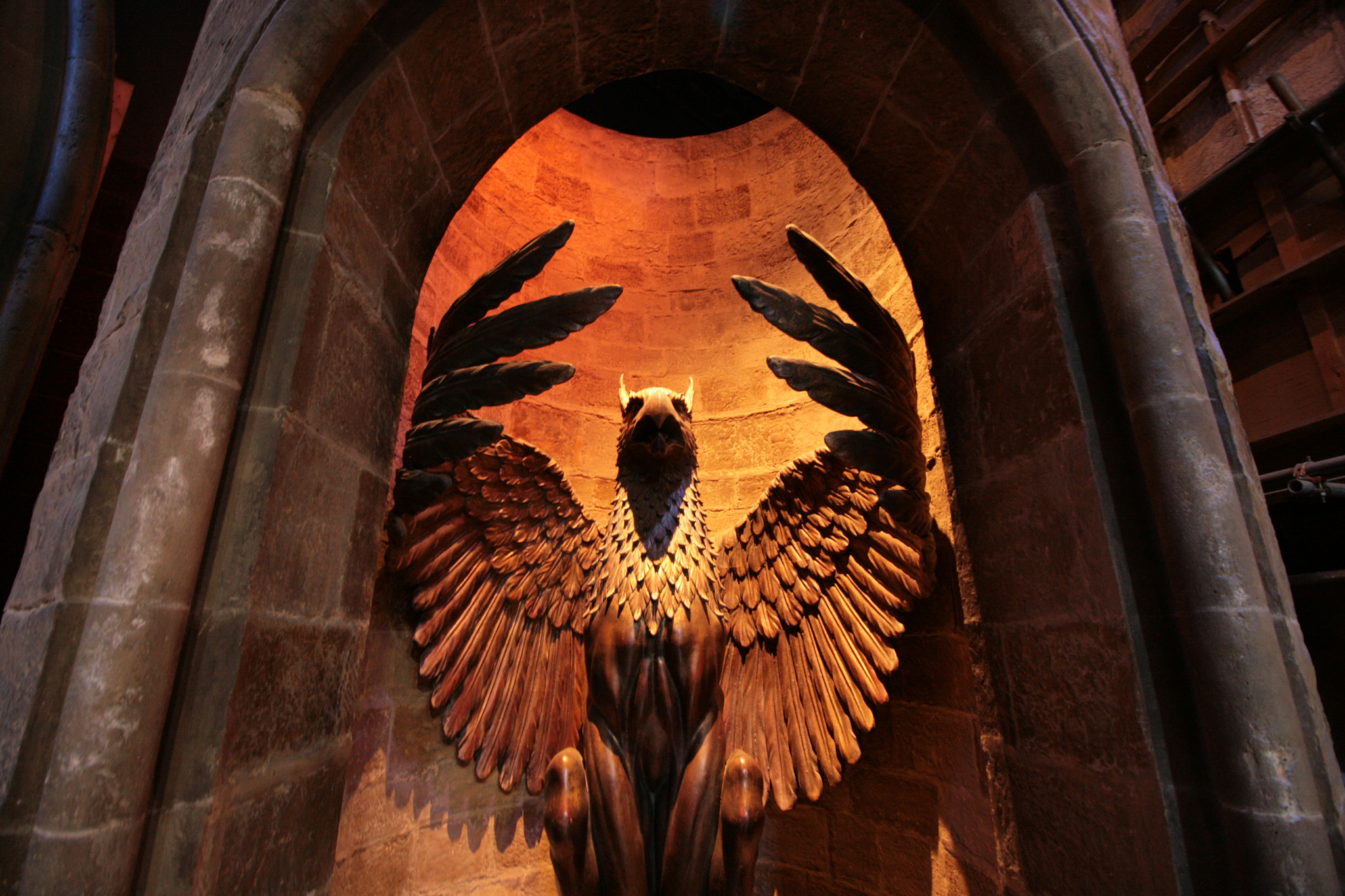 Canon EOS 400D (EOS Digital Rebel XTi / EOS Kiss Digital X) sample photo. Eagle to dumbledore's office photography