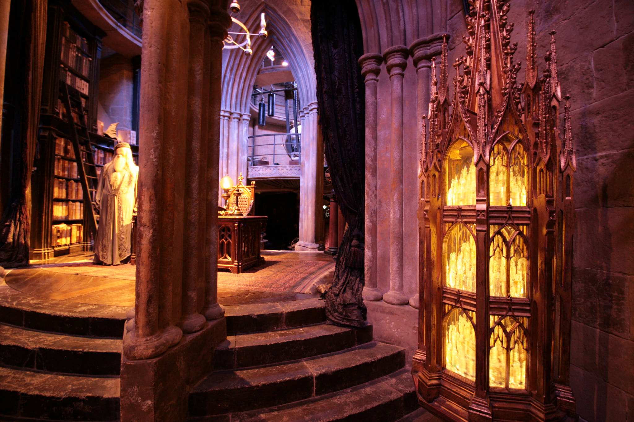Canon EOS 400D (EOS Digital Rebel XTi / EOS Kiss Digital X) sample photo. Dumbledore's office photography