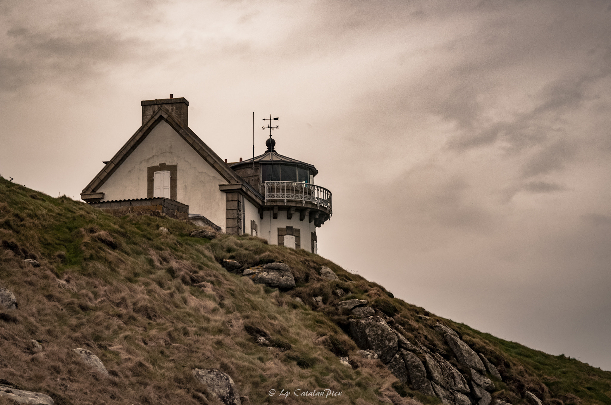 Sigma 17-50mm F2.8 EX DC OS HSM sample photo. Maison phare photography