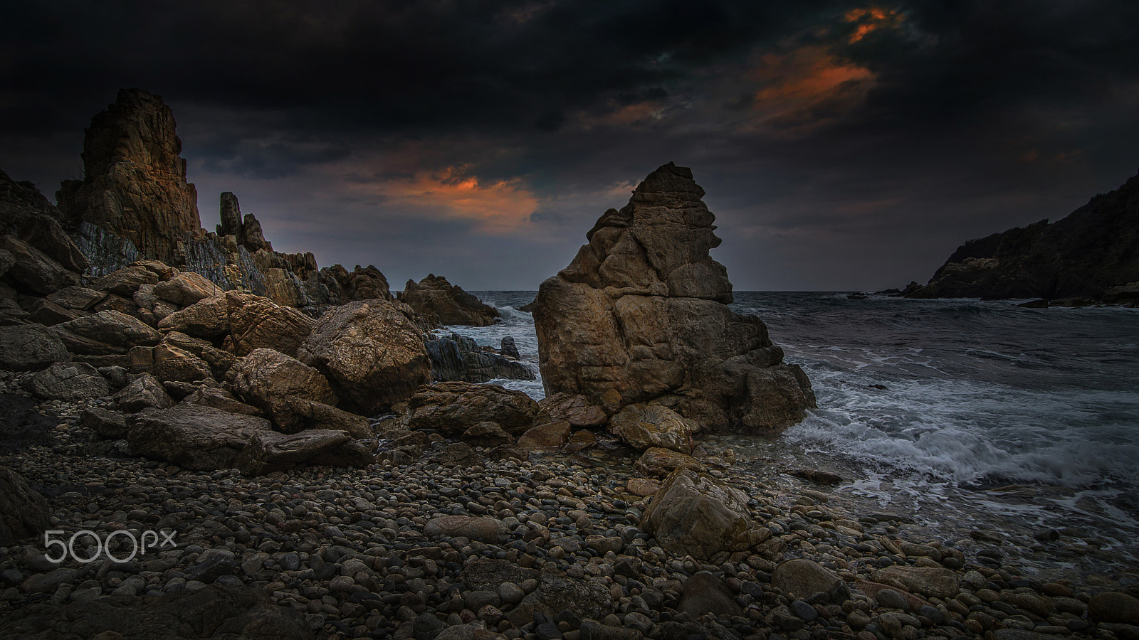 Nikon D610 + Tokina AT-X 16-28mm F2.8 Pro FX sample photo. Platania stones photography