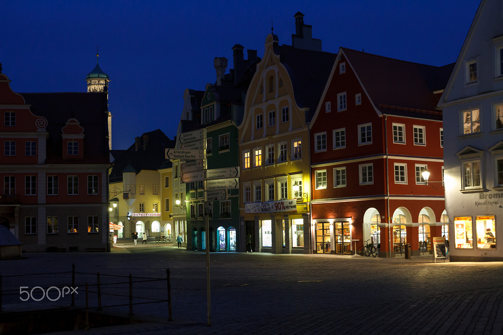Canon EOS 7D + Sigma 24-70mm F2.8 EX DG Macro sample photo. Memmingen night photography