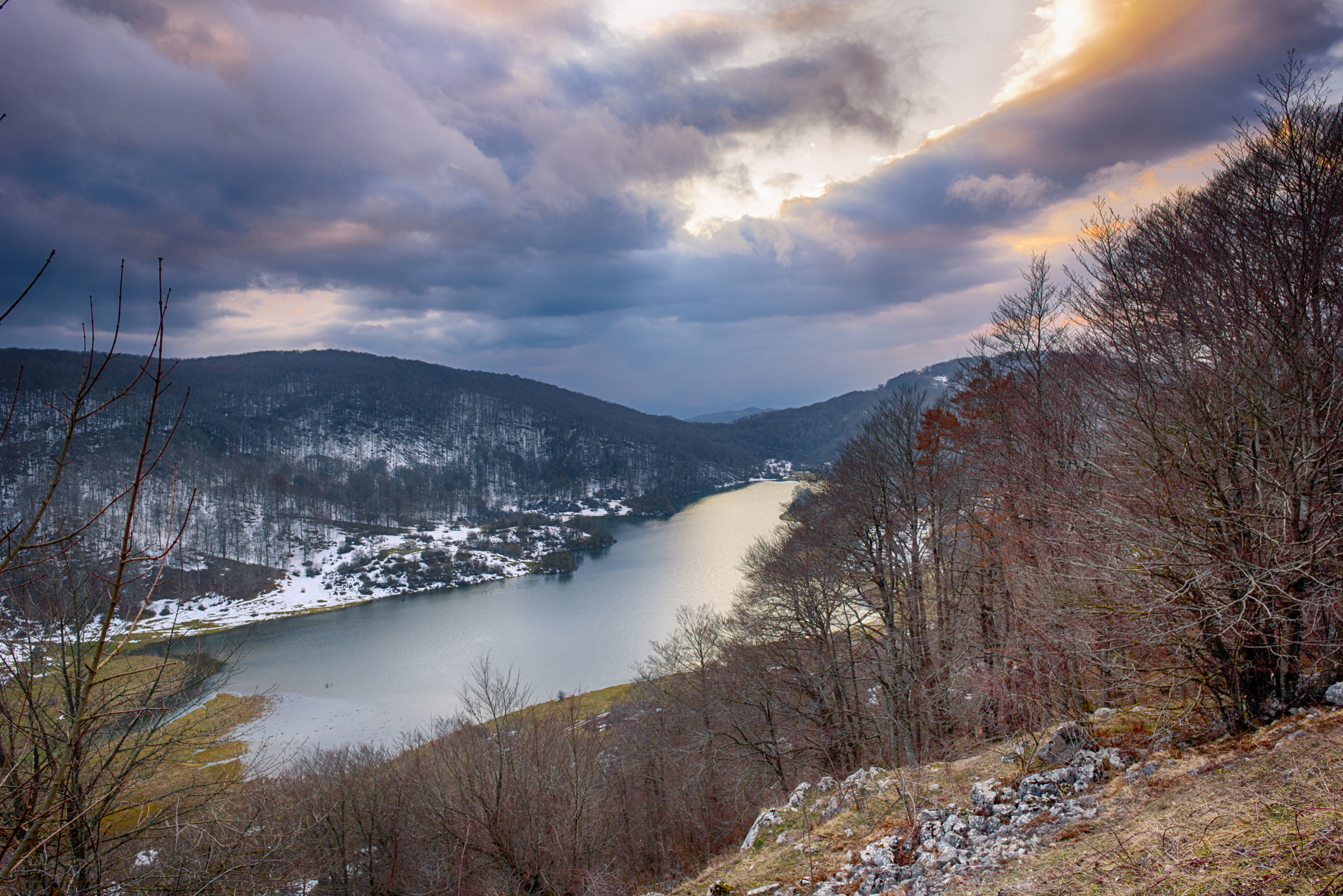 Nikon AF-S Nikkor 24mm F1.8G ED sample photo. Hdr italian natural lake photography