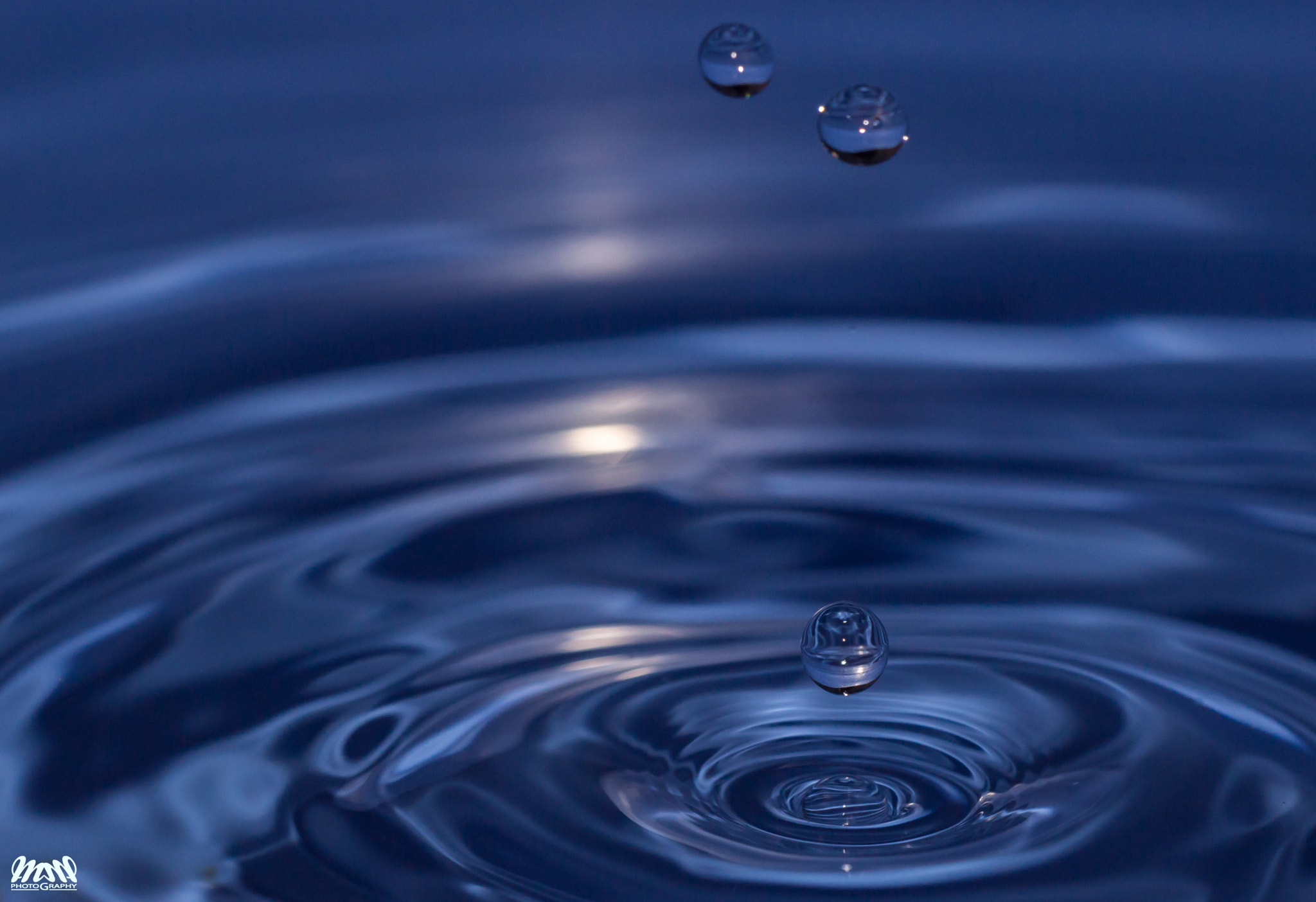 Canon EF 180mm F3.5L Macro USM sample photo. Blu vortex photography